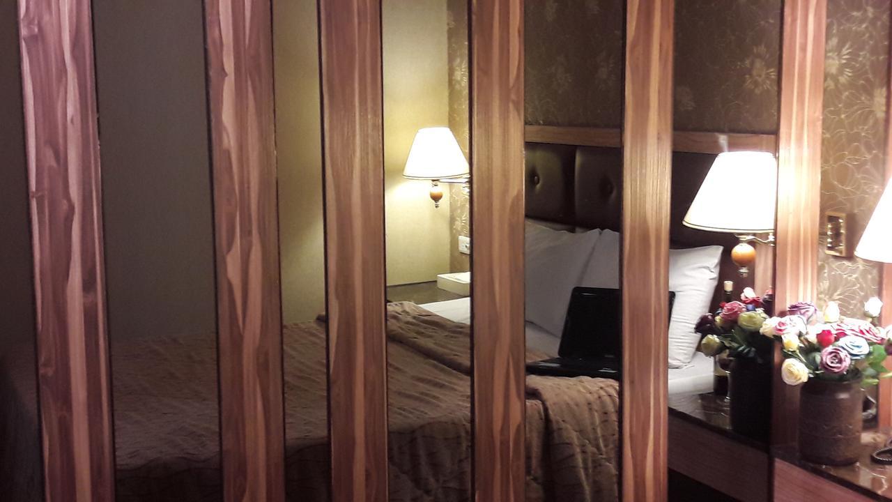 Monalisa Hotel Tainan Bagian luar foto