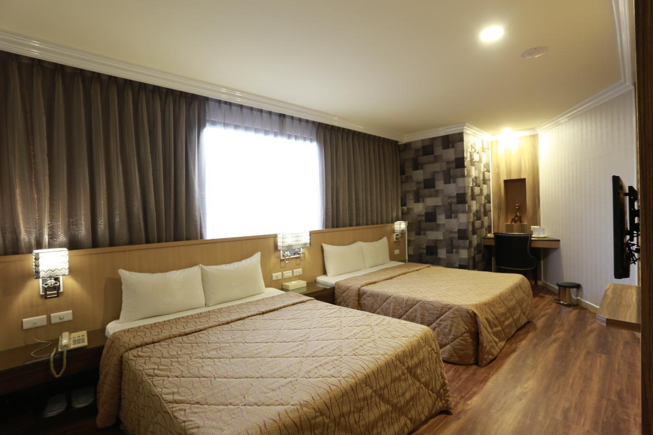 Monalisa Hotel Tainan Bagian luar foto