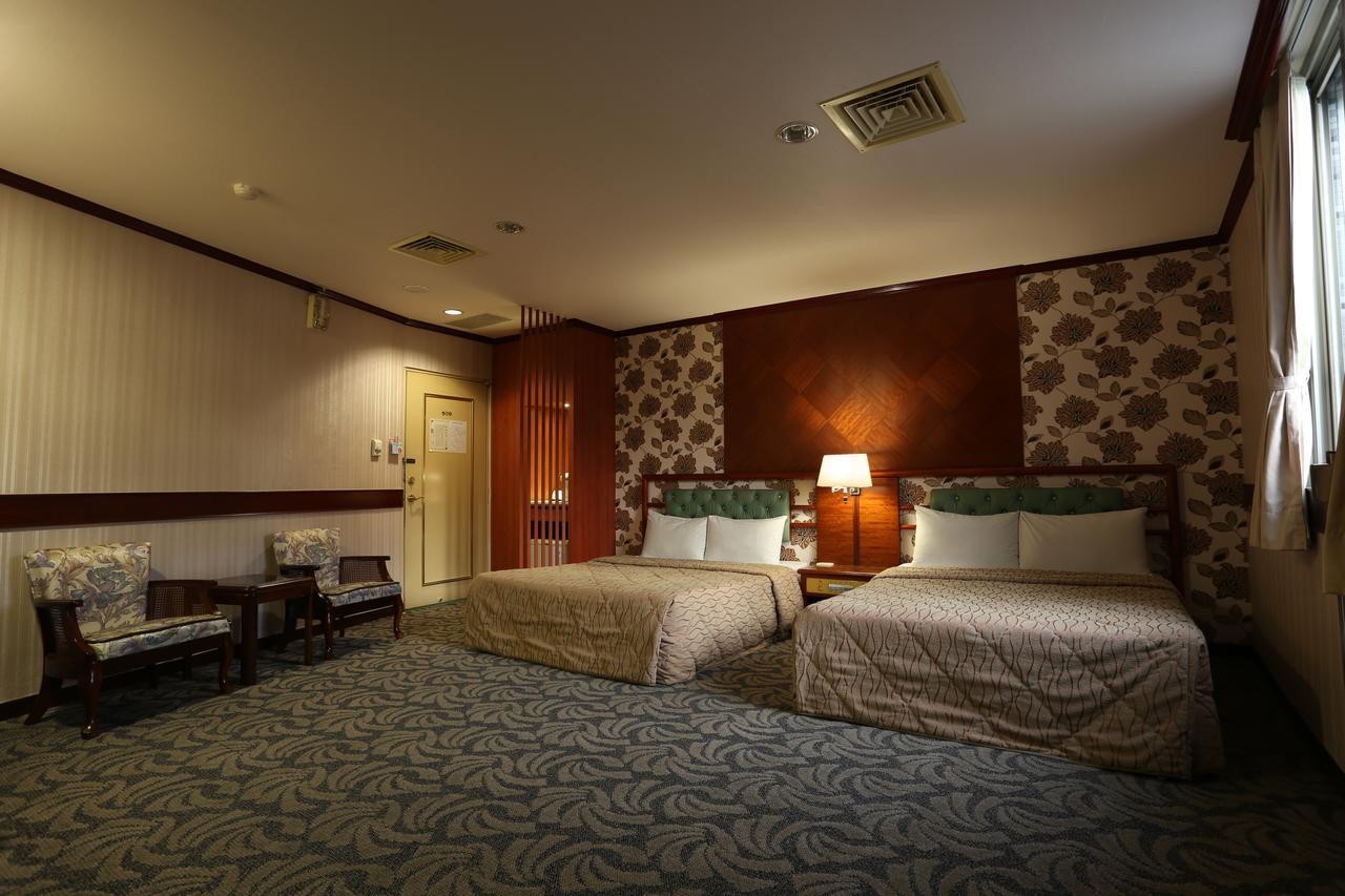 Monalisa Hotel Tainan Bagian luar foto