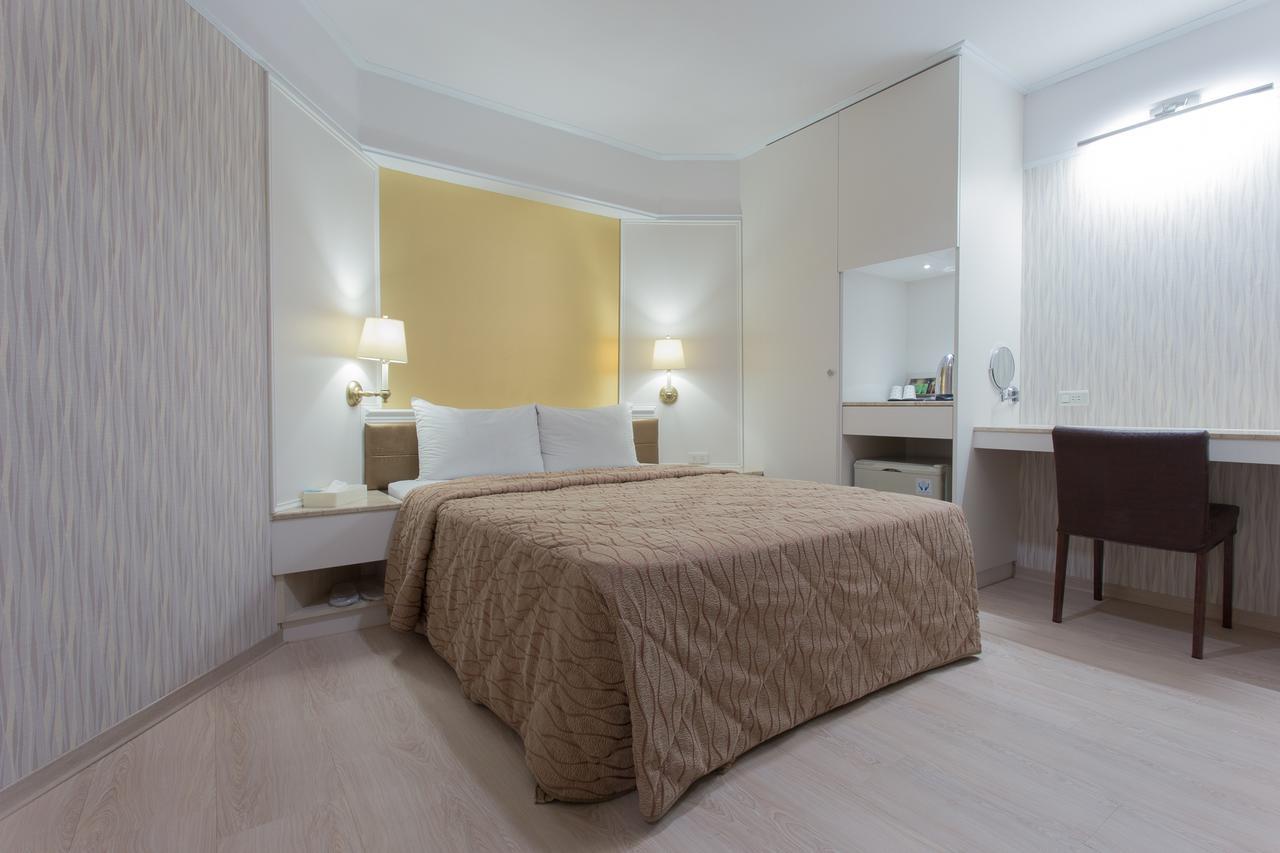 Monalisa Hotel Tainan Bagian luar foto