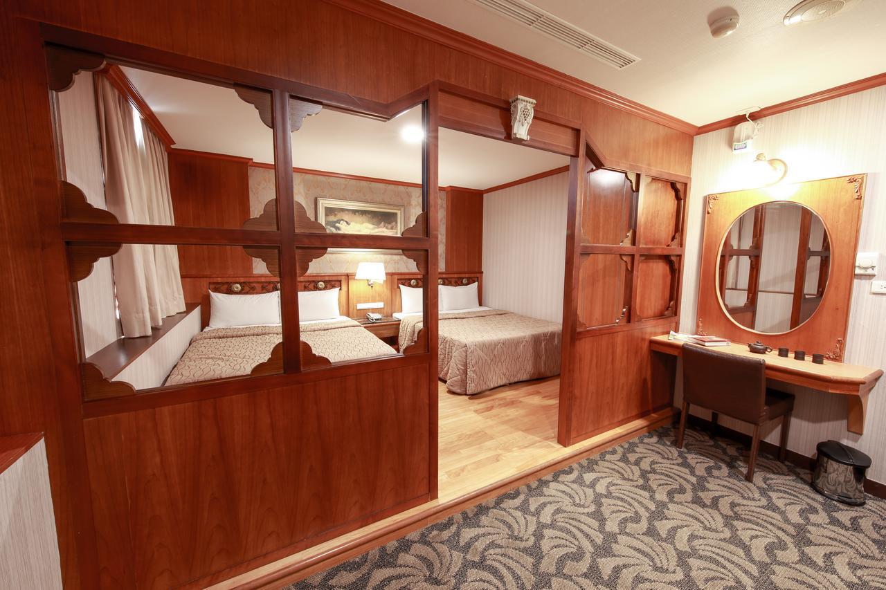 Monalisa Hotel Tainan Bagian luar foto