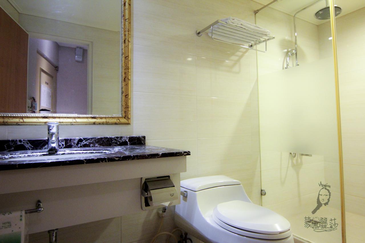 Monalisa Hotel Tainan Bagian luar foto